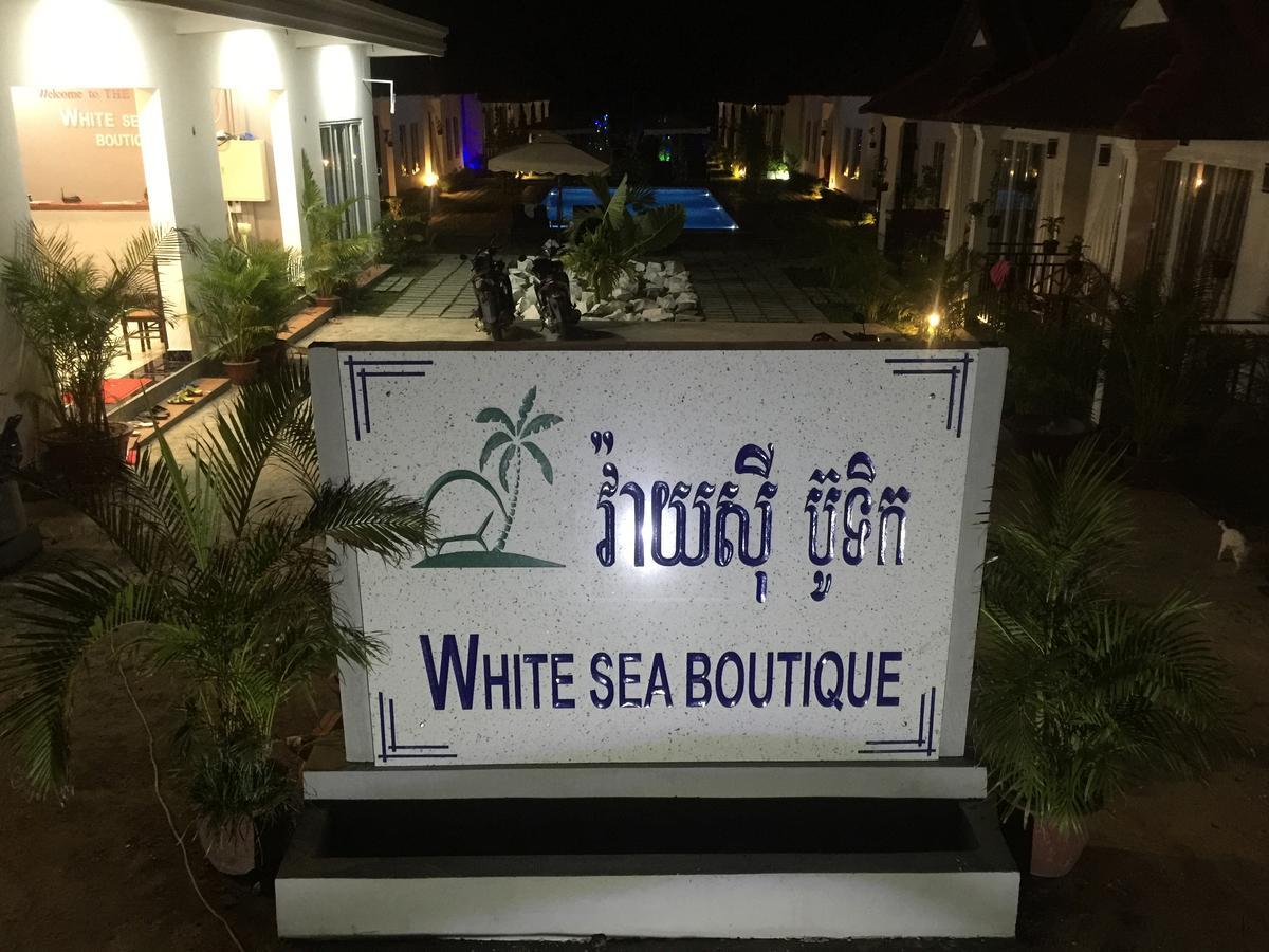 White Boutique Hotel And Residences Sihanoukville Exterior foto