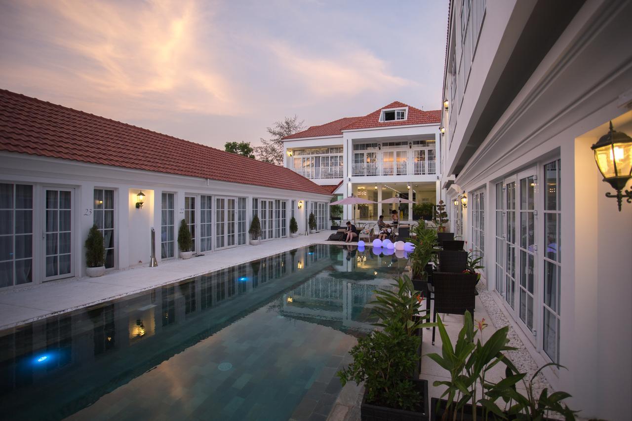 White Boutique Hotel And Residences Sihanoukville Exterior foto